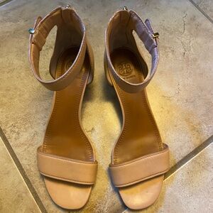 Tory Burch Tan Sandals Minimalist Design